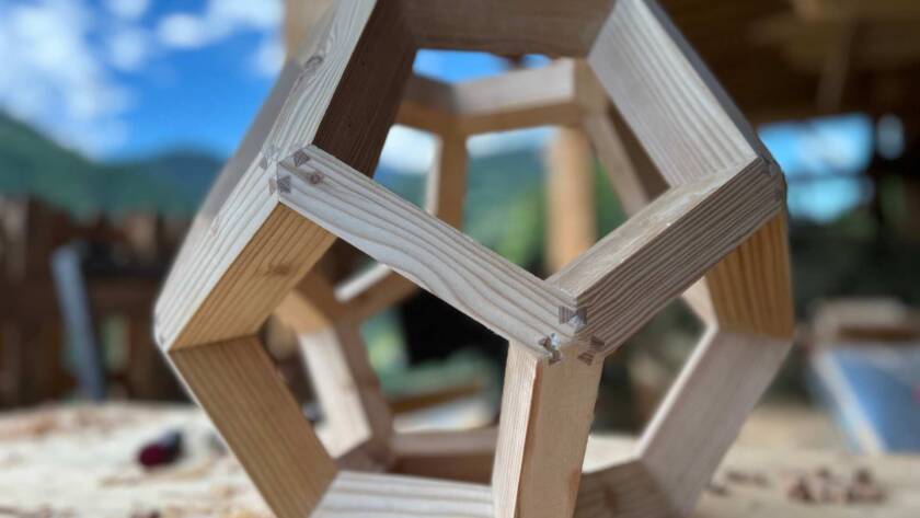 Handgefertigter Dodekaeder aus Holz – platonischer Körper zur Raumgestaltung oder spirituellen Nutzung